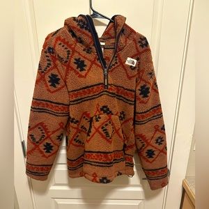 Northface campfire Sherpa pullover men’s small